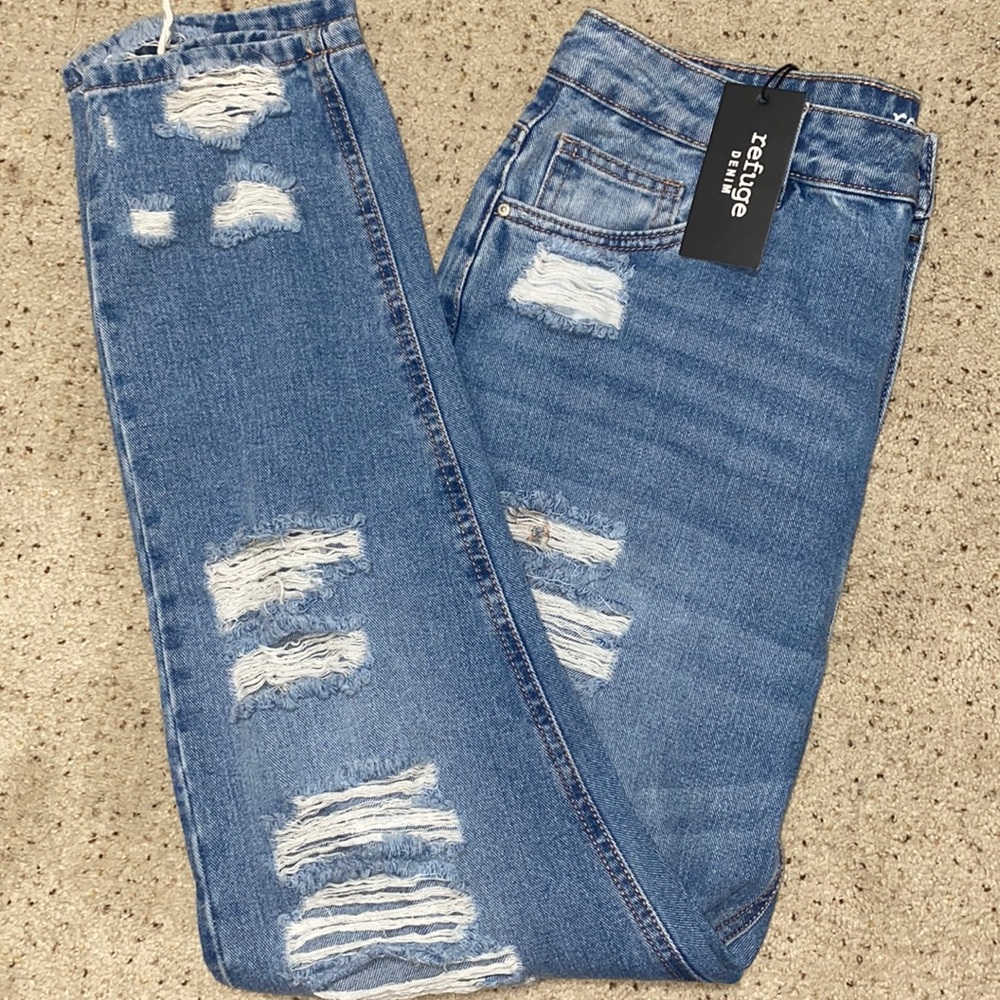 NWT High Rise MOM Jeans